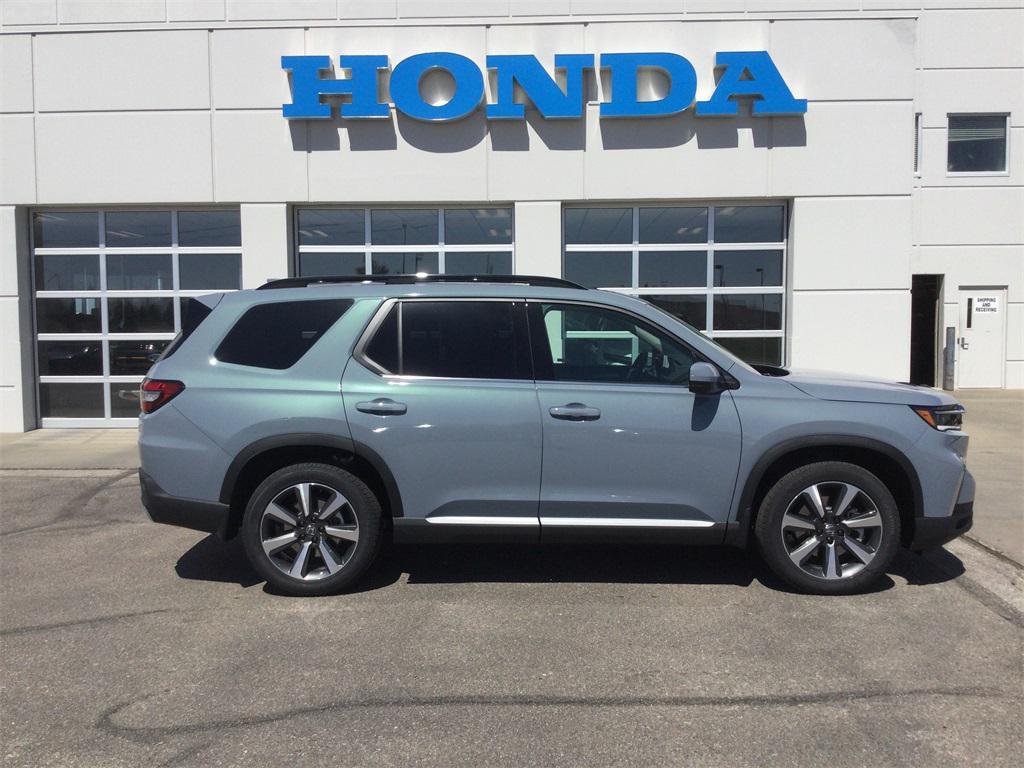 new 2025 Honda Pilot car, priced at $55,030
