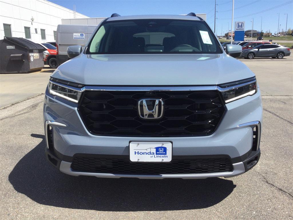 new 2025 Honda Pilot car, priced at $55,030