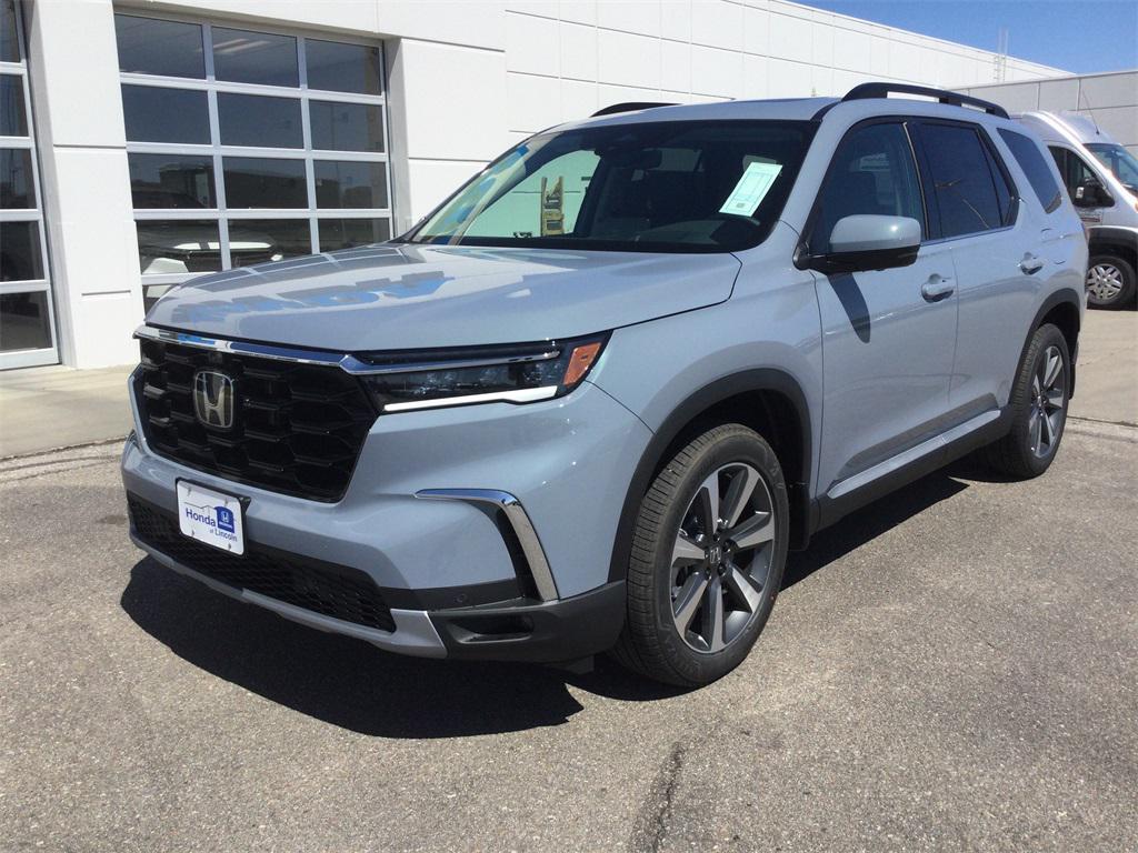 new 2025 Honda Pilot car, priced at $55,030