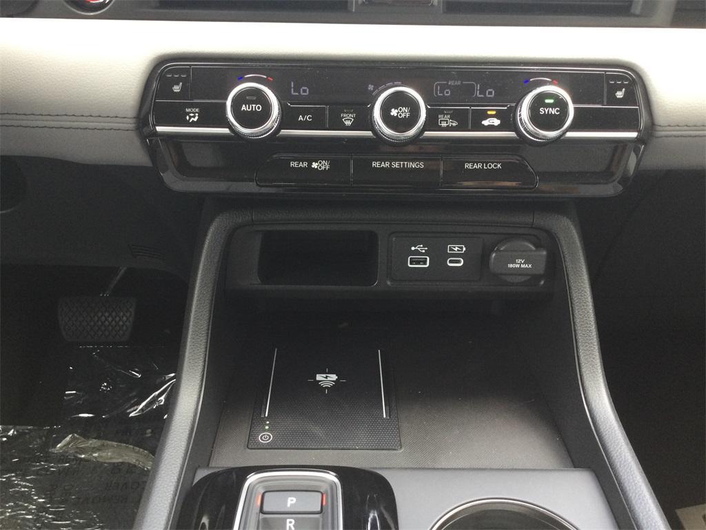 new 2025 Honda Pilot car, priced at $47,825