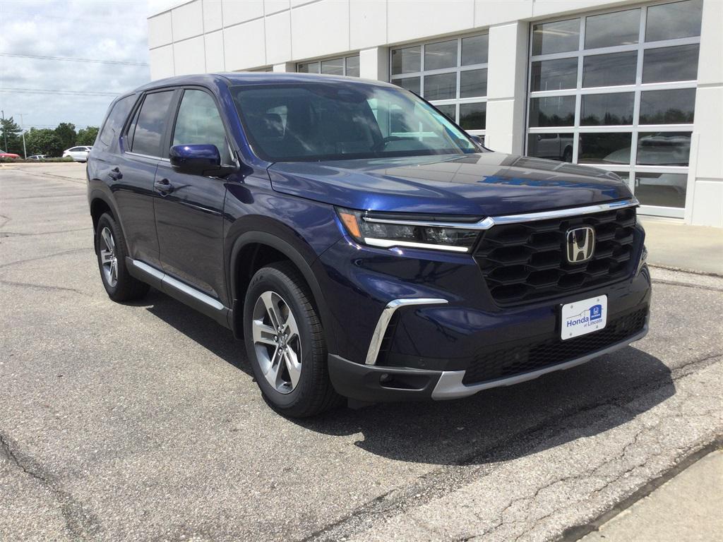 new 2025 Honda Pilot car, priced at $47,825
