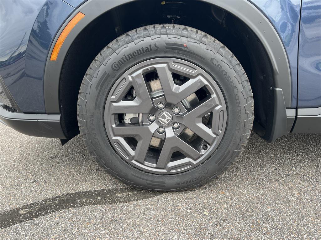 new 2026 Honda CR-V Hybrid car, priced at $40,250