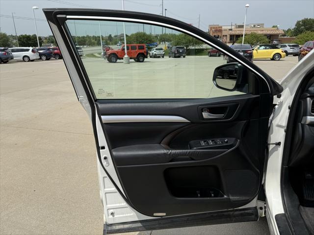 used 2016 Toyota Highlander car, priced at $16,900