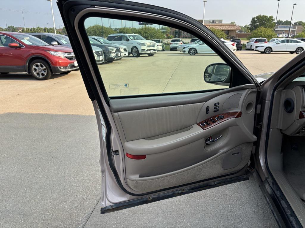 used 1998 Buick Park Avenue car, priced at $4,400