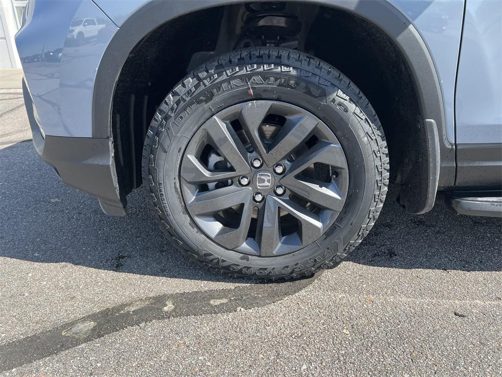 new 2025 Honda Ridgeline car, priced at $44,035