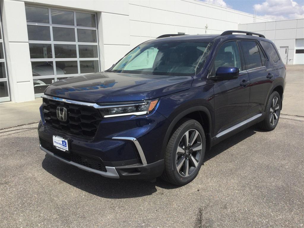 new 2025 Honda Pilot car, priced at $54,575