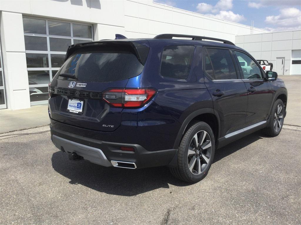 new 2025 Honda Pilot car, priced at $54,575