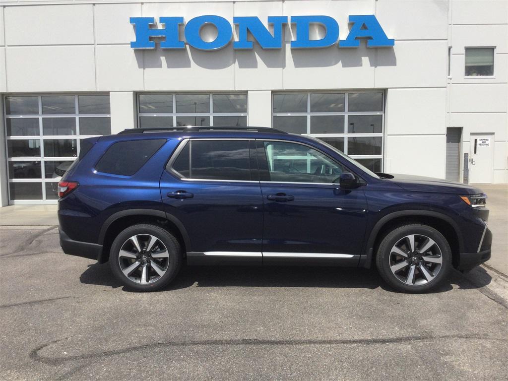 new 2025 Honda Pilot car, priced at $54,575
