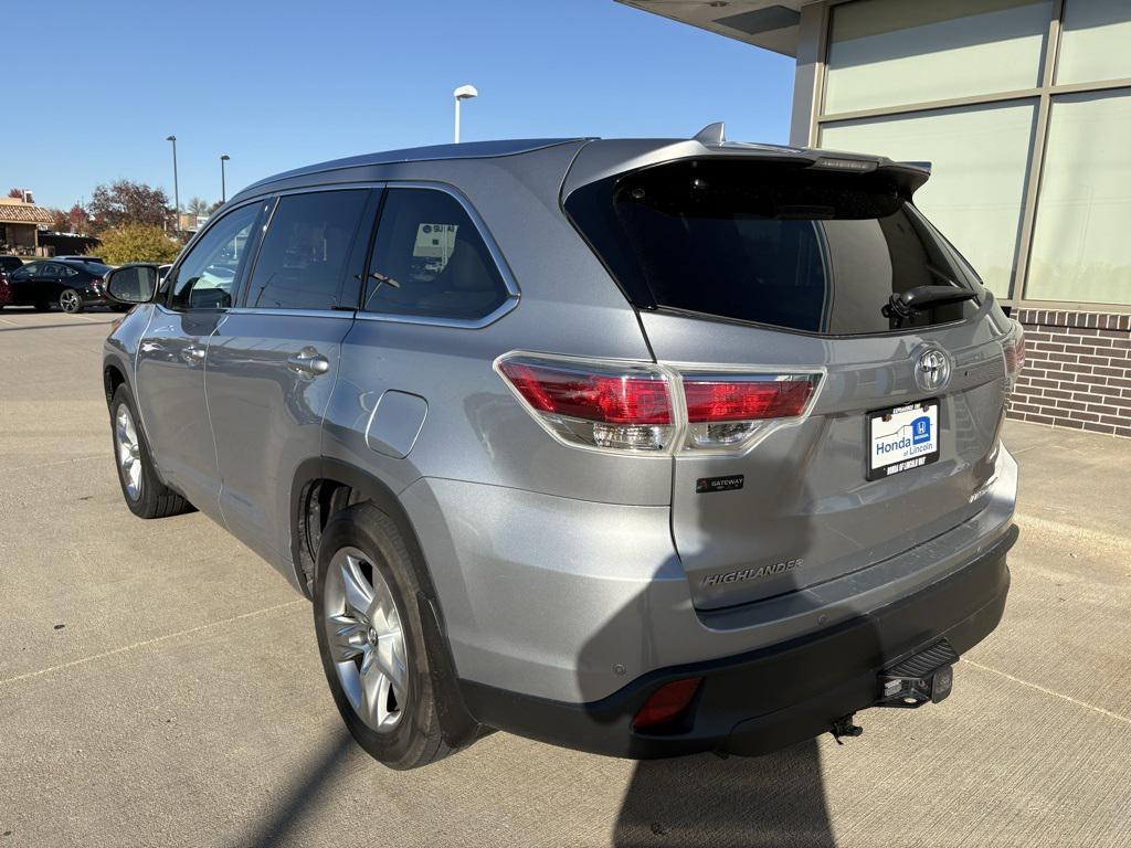 used 2016 Toyota Highlander car, priced at $23,700