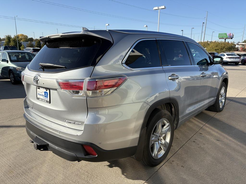used 2016 Toyota Highlander car, priced at $23,700