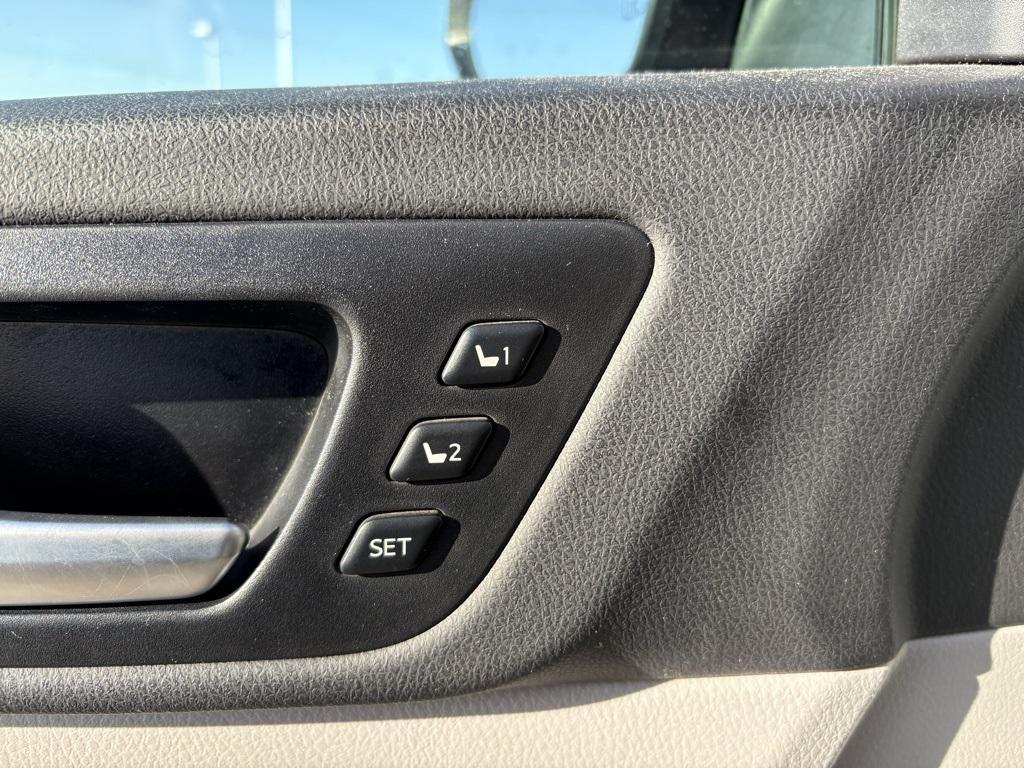 used 2016 Toyota Highlander car, priced at $23,700