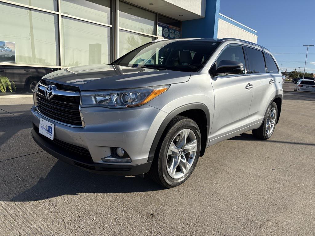 used 2016 Toyota Highlander car, priced at $23,700