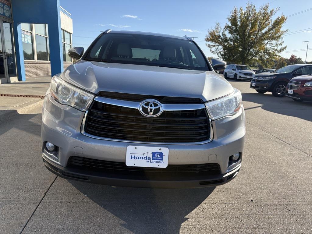 used 2016 Toyota Highlander car, priced at $23,700