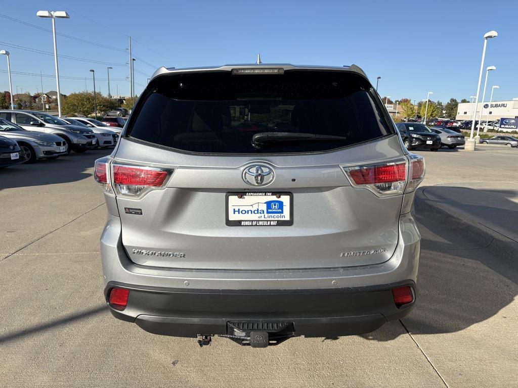 used 2016 Toyota Highlander car, priced at $23,700