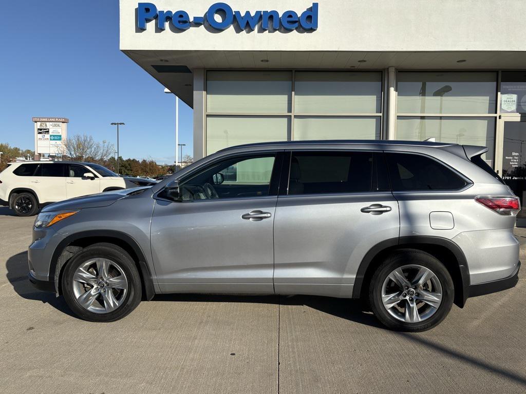 used 2016 Toyota Highlander car, priced at $23,700