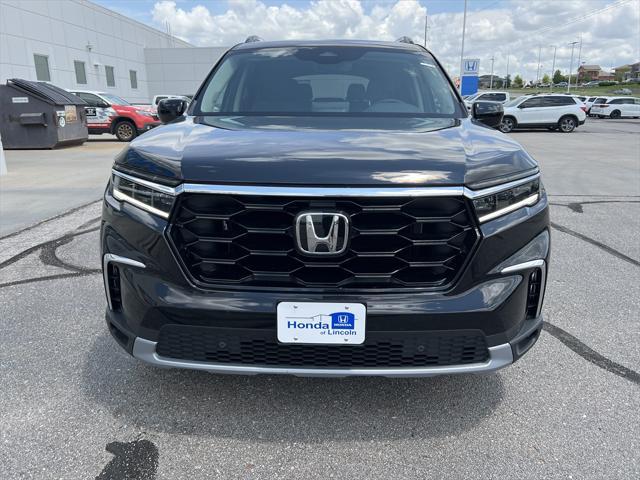 new 2025 Honda Pilot car, priced at $53,800