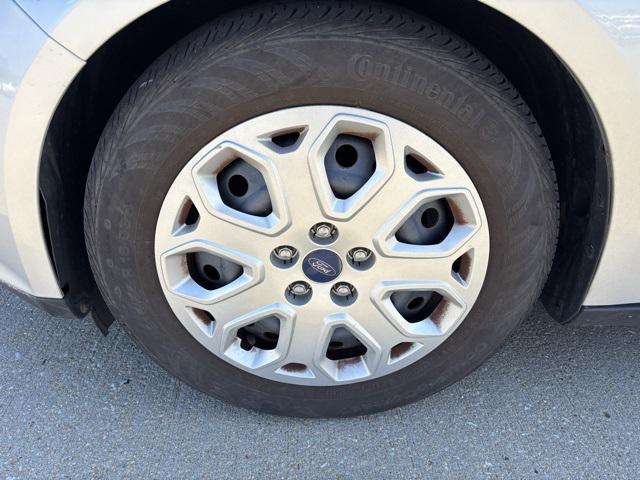 used 2012 Ford Focus car, priced at $5,900