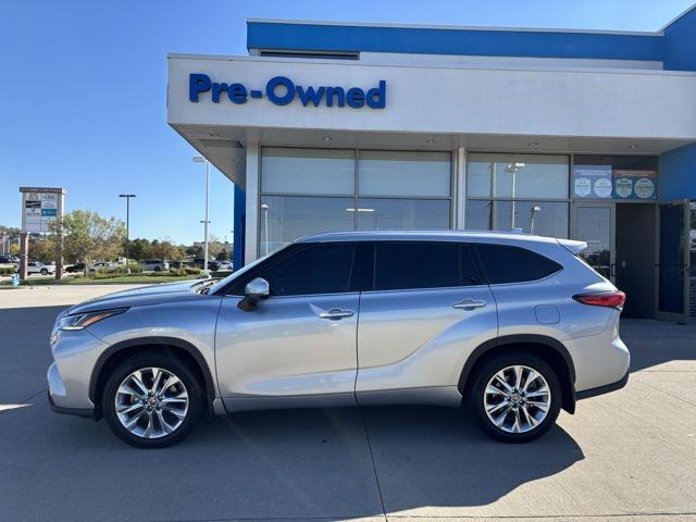 used 2020 Toyota Highlander car, priced at $30,971