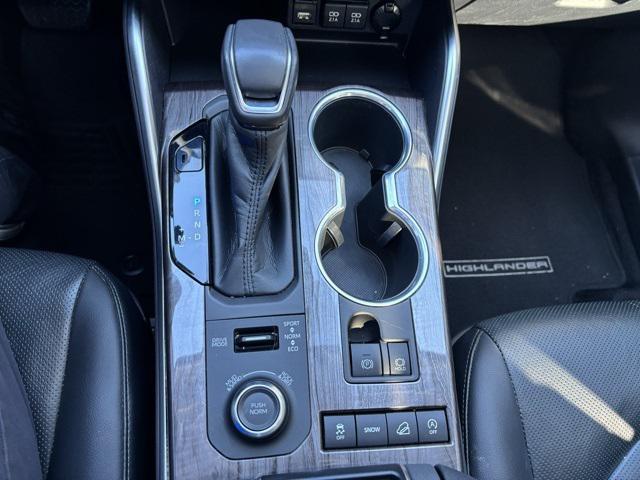 used 2020 Toyota Highlander car, priced at $30,971