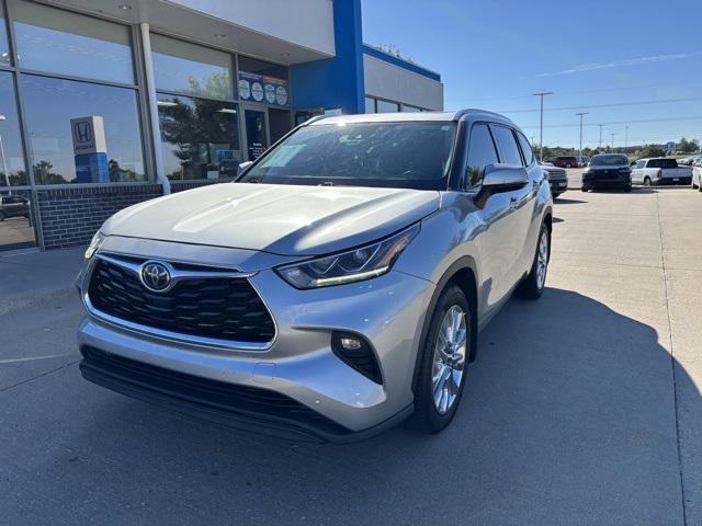 used 2020 Toyota Highlander car, priced at $30,971