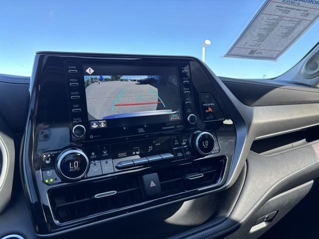 used 2020 Toyota Highlander car, priced at $30,971