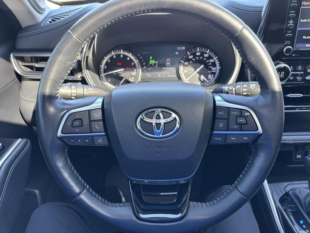 used 2020 Toyota Highlander car, priced at $30,971