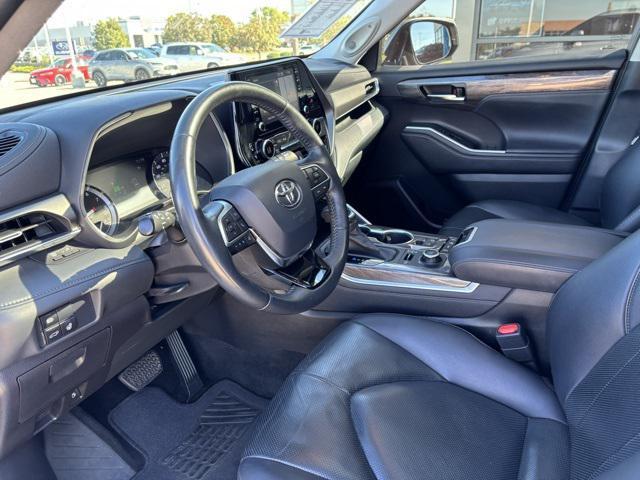 used 2020 Toyota Highlander car, priced at $30,971