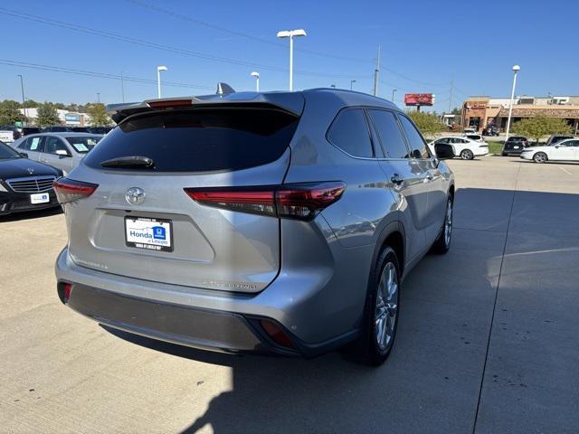 used 2020 Toyota Highlander car, priced at $30,971