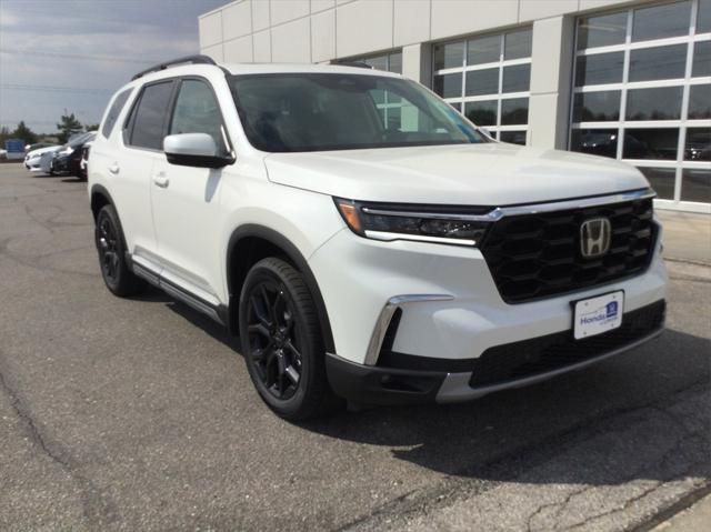 new 2025 Honda Pilot car, priced at $53,550