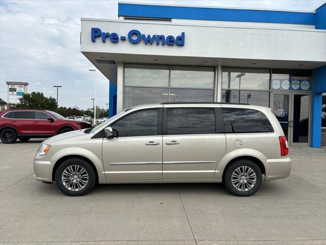 used 2016 Chrysler Town & Country car, priced at $13,900