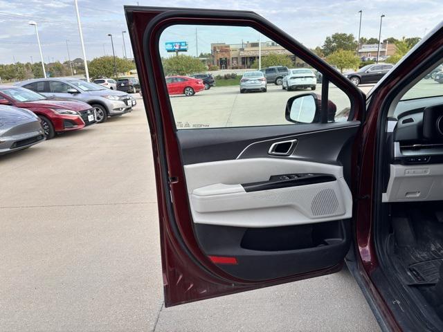 used 2023 Kia Carnival car, priced at $29,431