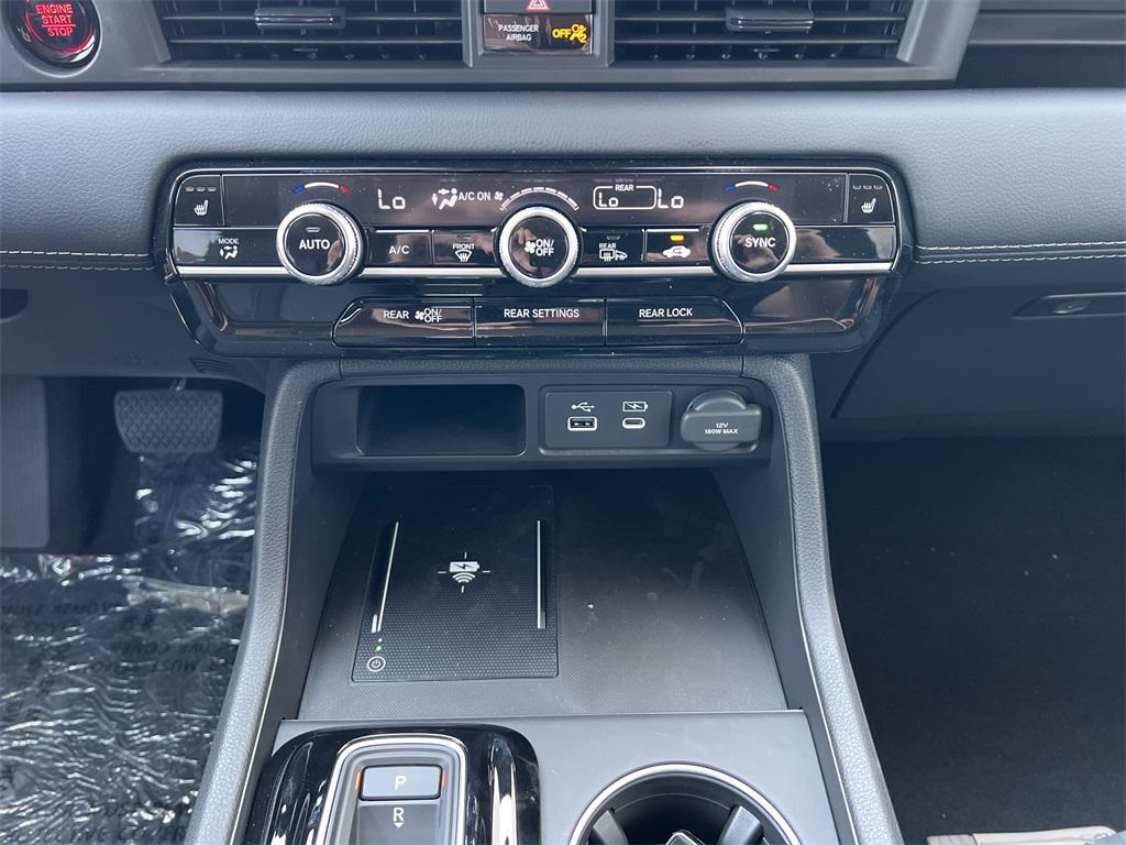 new 2025 Honda Pilot car, priced at $49,569