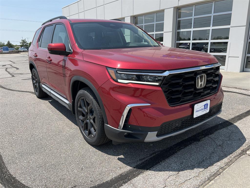 new 2025 Honda Pilot car, priced at $49,569