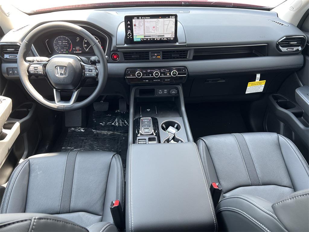 new 2025 Honda Pilot car, priced at $49,569