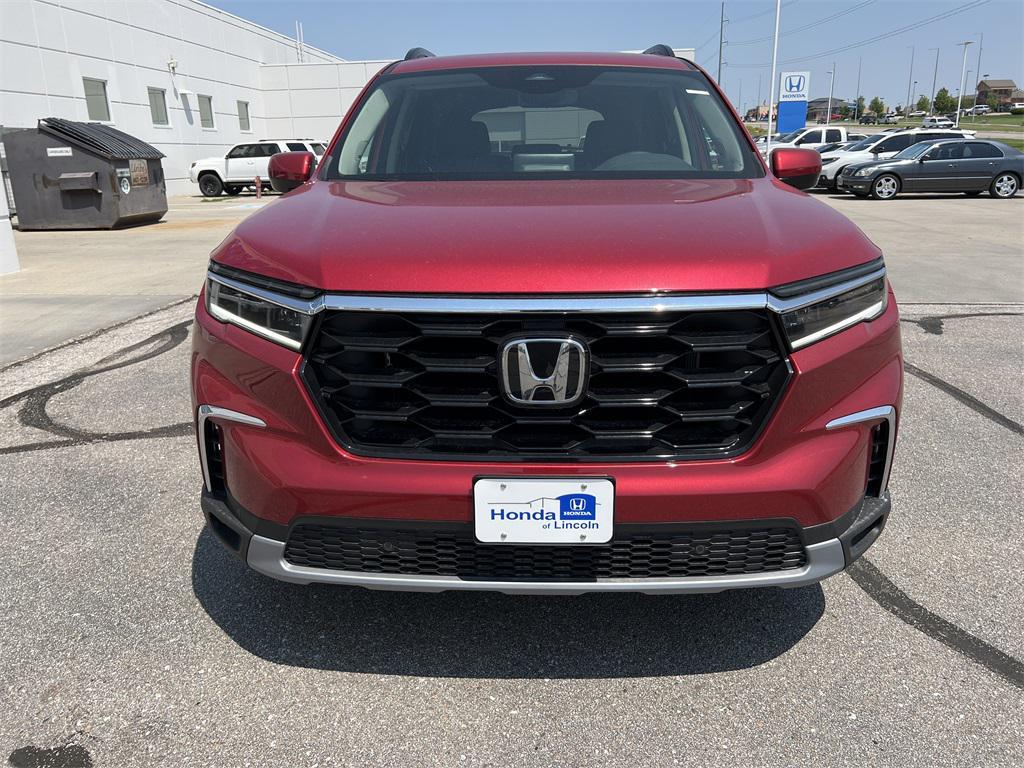 new 2025 Honda Pilot car, priced at $49,569