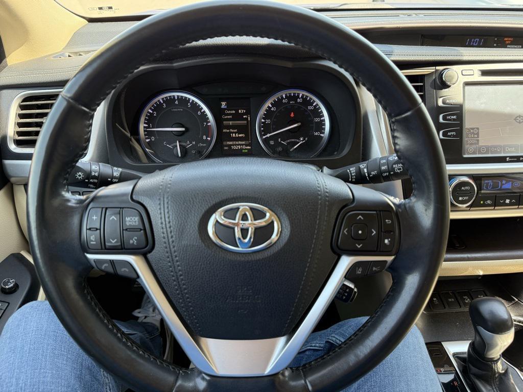 used 2018 Toyota Highlander car, priced at $23,700
