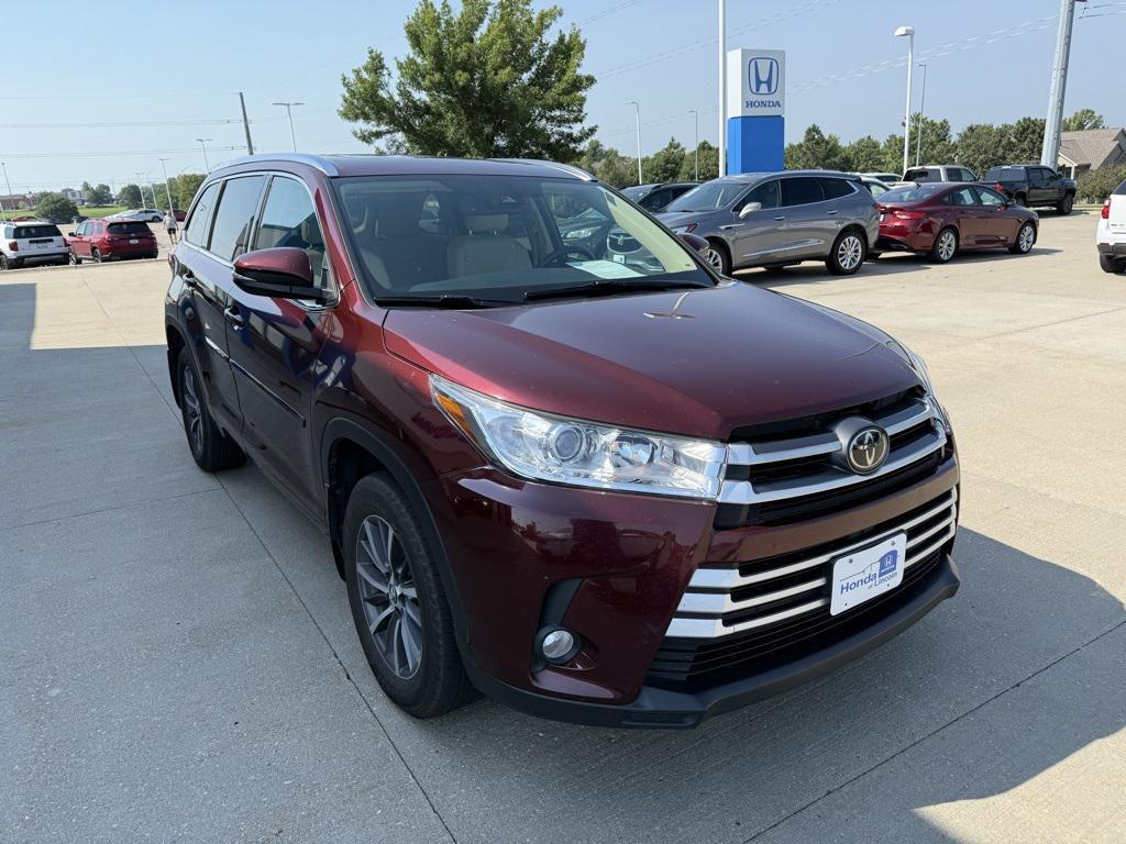 used 2018 Toyota Highlander car, priced at $23,700