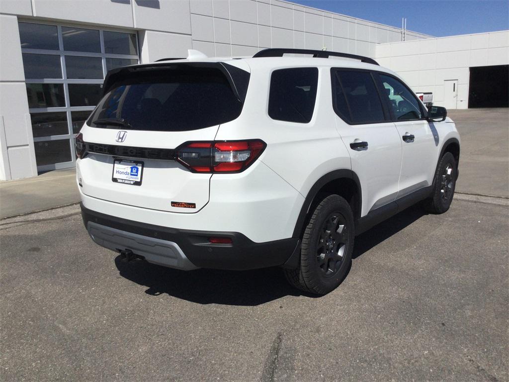 new 2025 Honda Pilot car, priced at $51,350