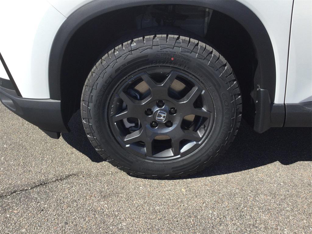 new 2025 Honda Pilot car, priced at $51,350