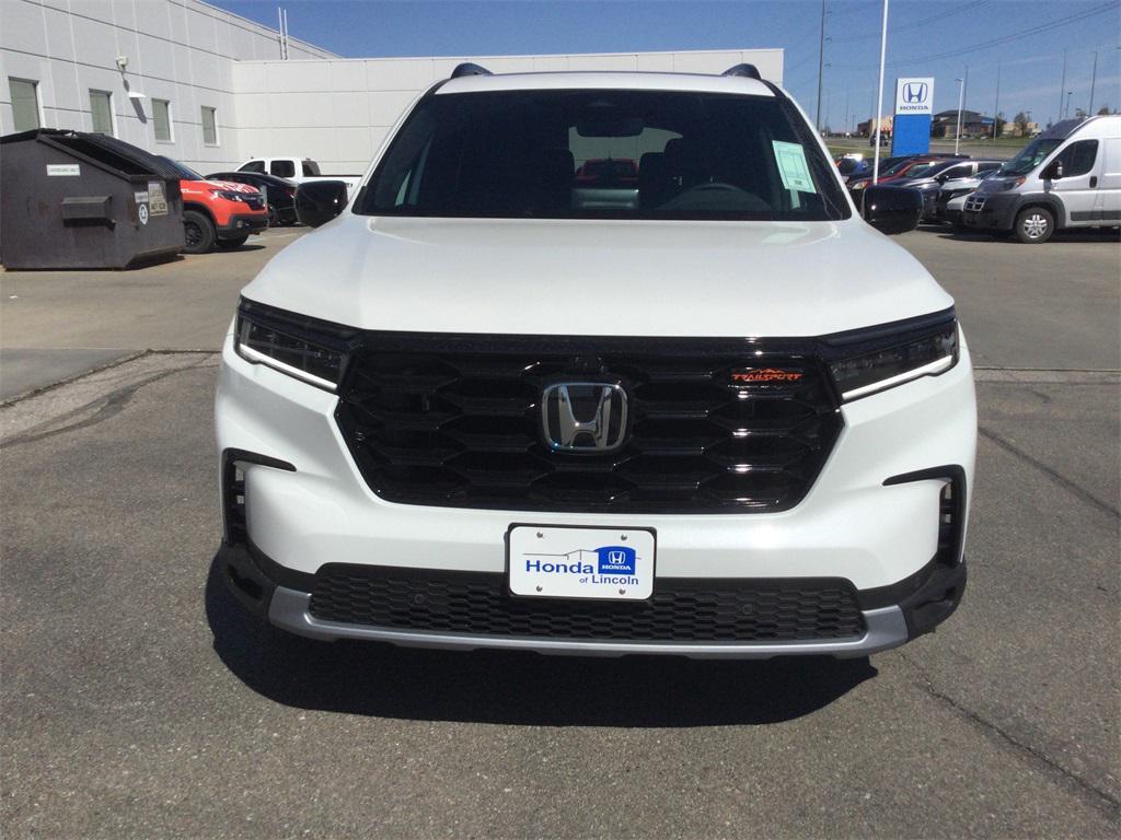 new 2025 Honda Pilot car, priced at $51,350