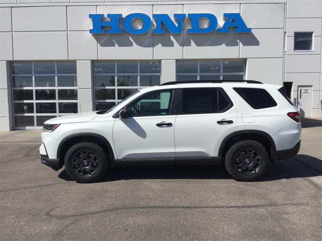 new 2025 Honda Pilot car, priced at $51,350