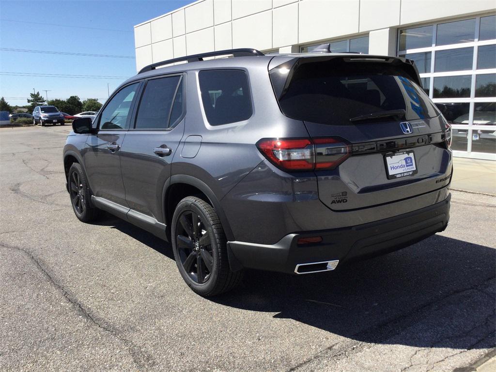 new 2025 Honda Pilot car, priced at $56,075