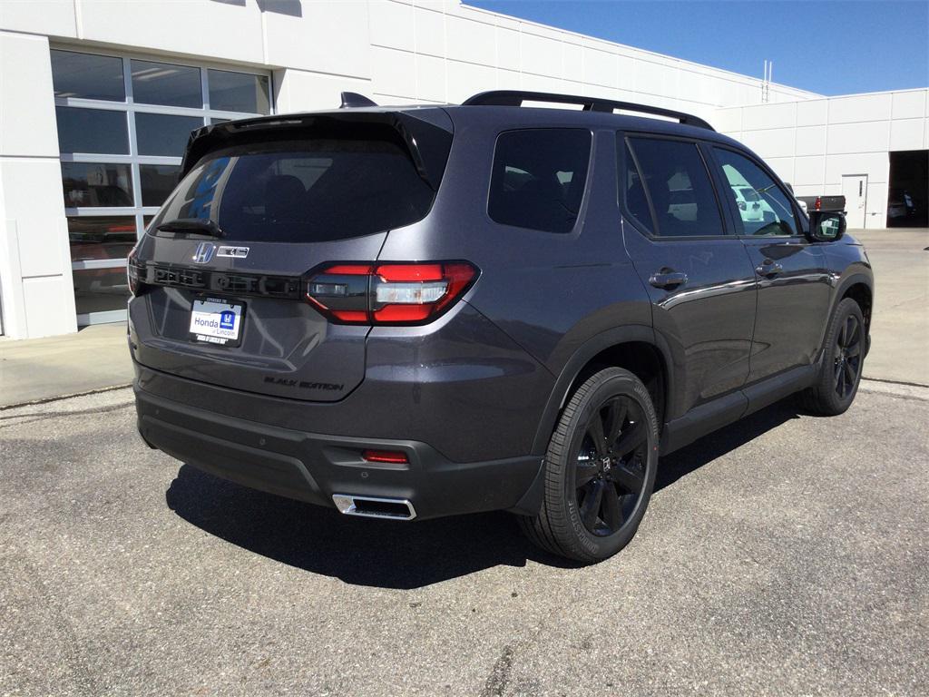 new 2025 Honda Pilot car, priced at $56,075