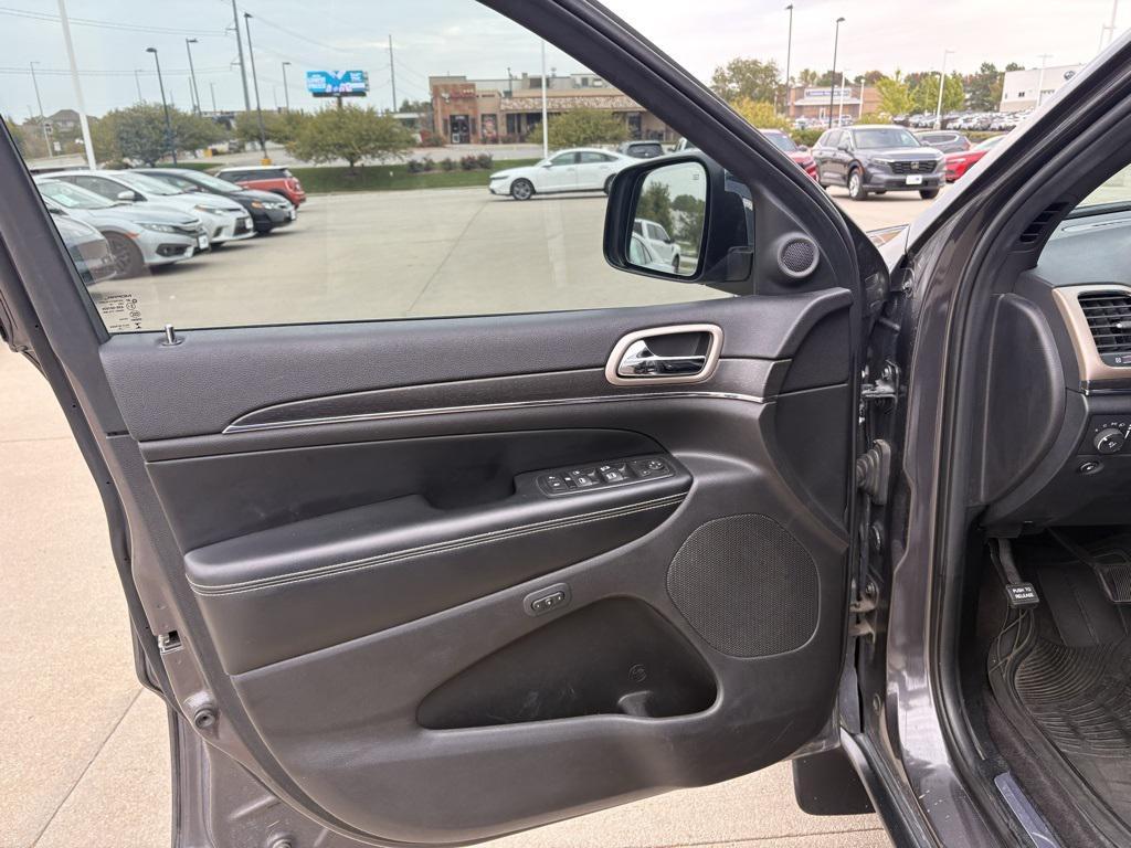 used 2016 Jeep Grand Cherokee car, priced at $14,400