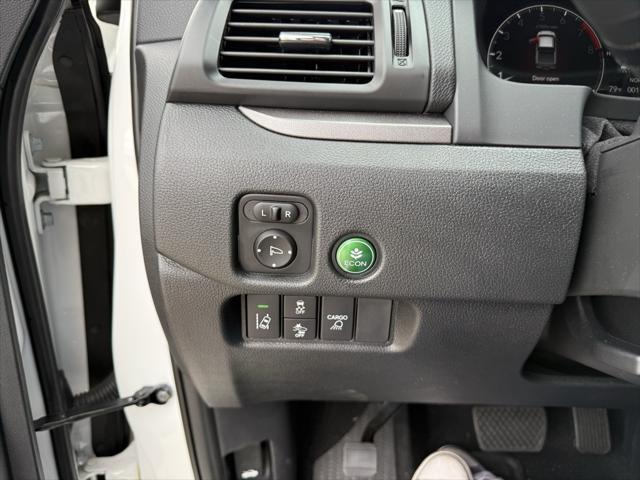 used 2025 Honda Ridgeline car, priced at $38,995