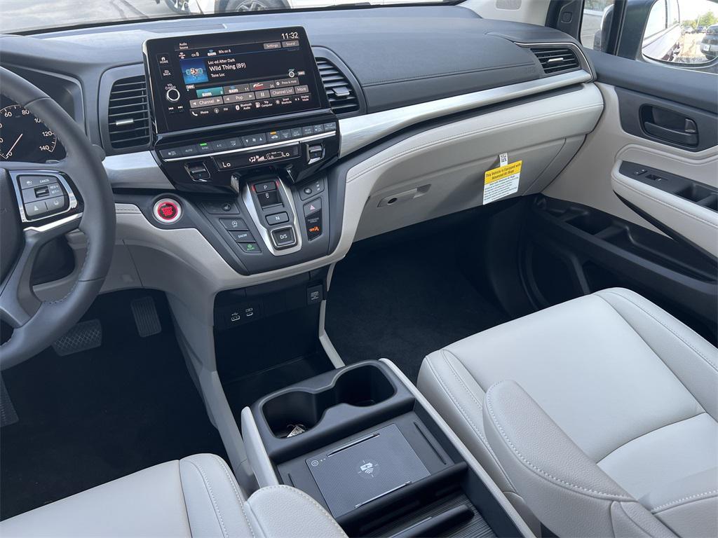 new 2026 Honda Odyssey car, priced at $44,290