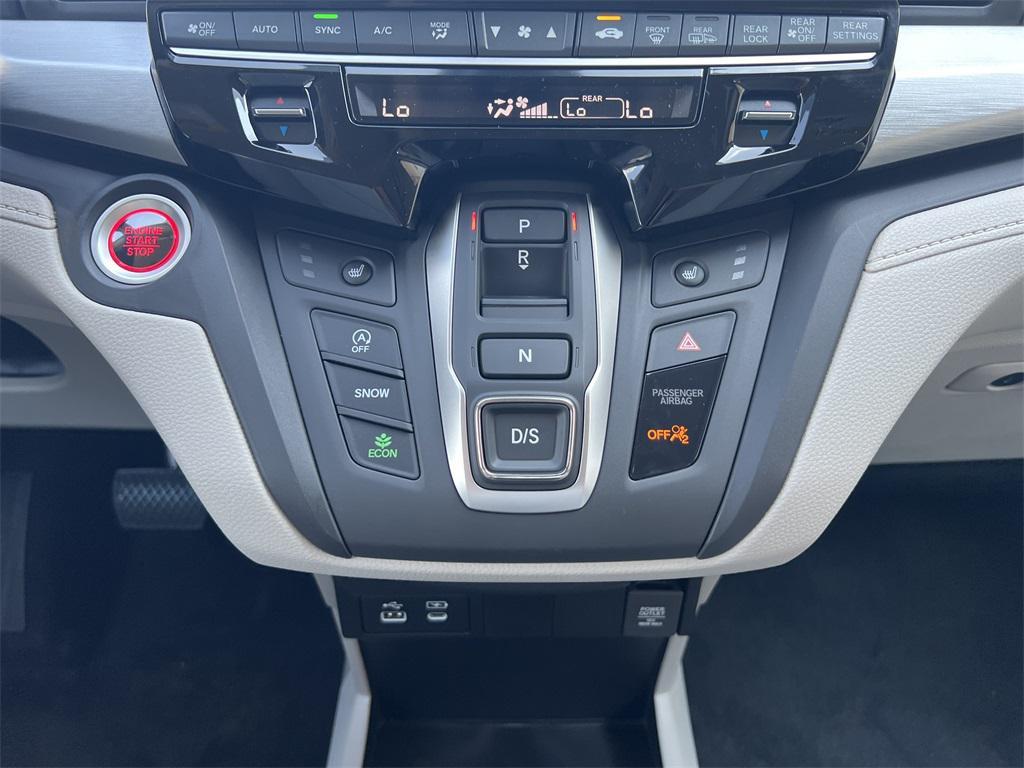 new 2026 Honda Odyssey car, priced at $44,290