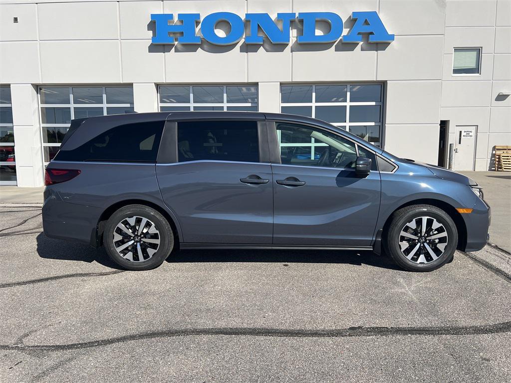 new 2026 Honda Odyssey car, priced at $44,290