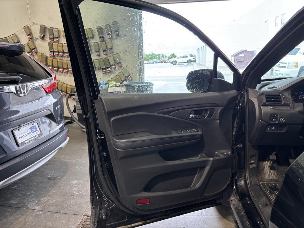 used 2022 Honda Pilot car, priced at $32,591
