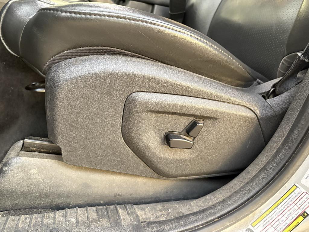 used 2010 Jeep Commander car, priced at $10,900